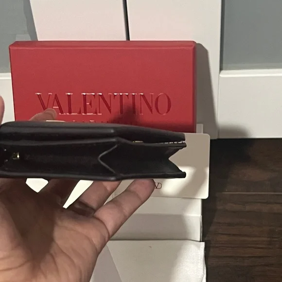 Valentino Garavani
Black Wallet Vlogo The Bold Edition - Picture 4 of 7